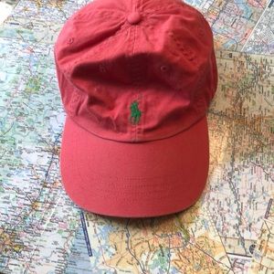 Women’s Polo cap in salmon